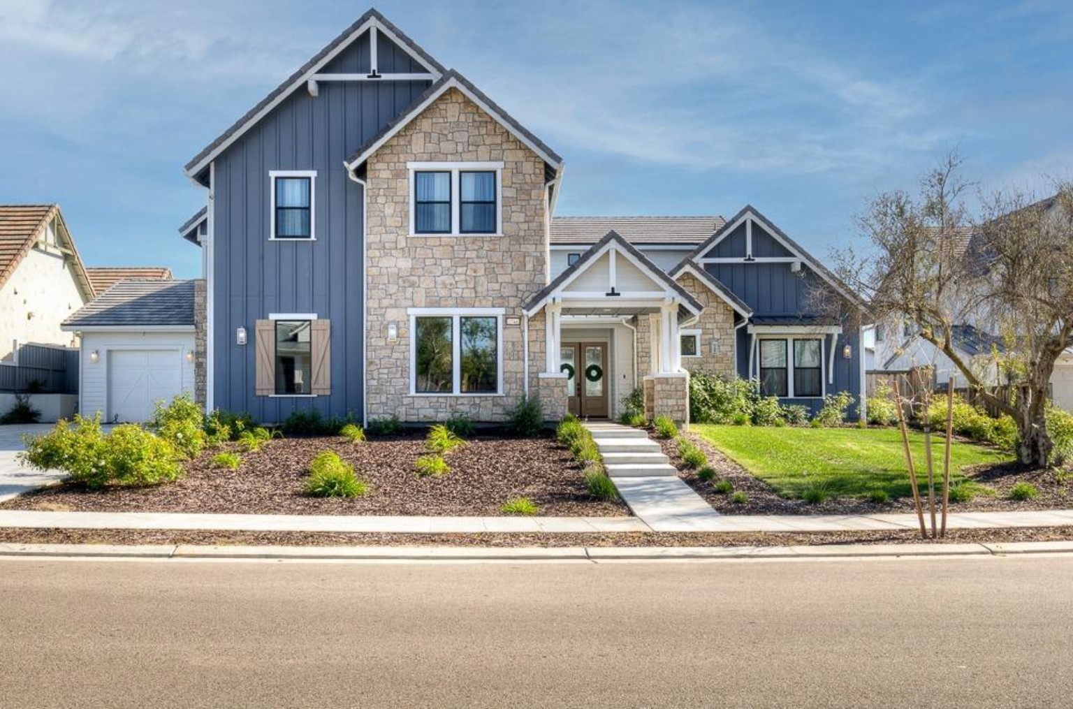 Freshly maintained front lawn in Clovis